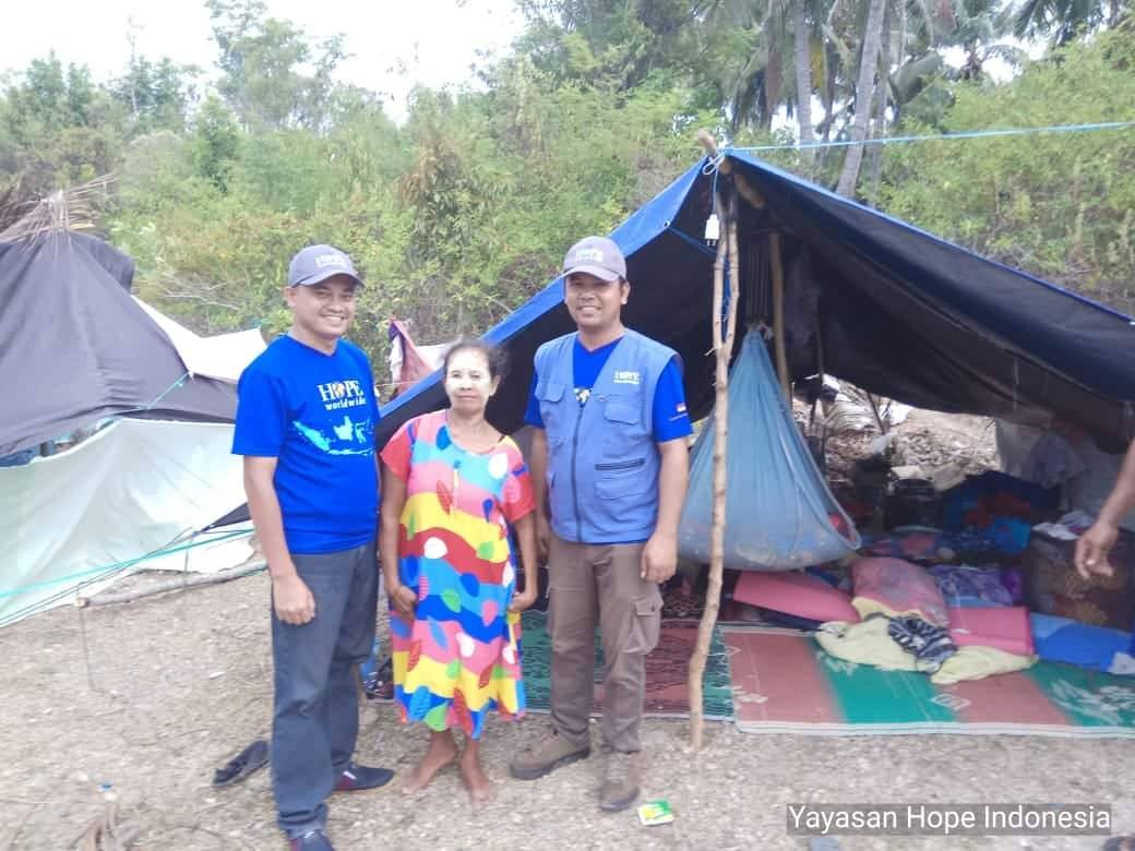 Shelter kit: Tarpaulin (4x6m) +Ropes